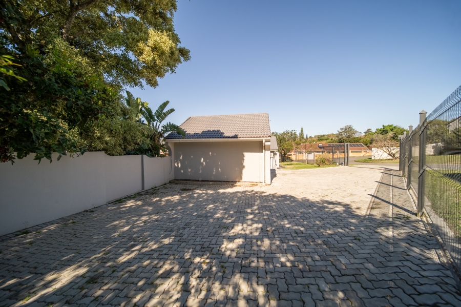 4 Bedroom Property for Sale in Beacon Bay Eastern Cape